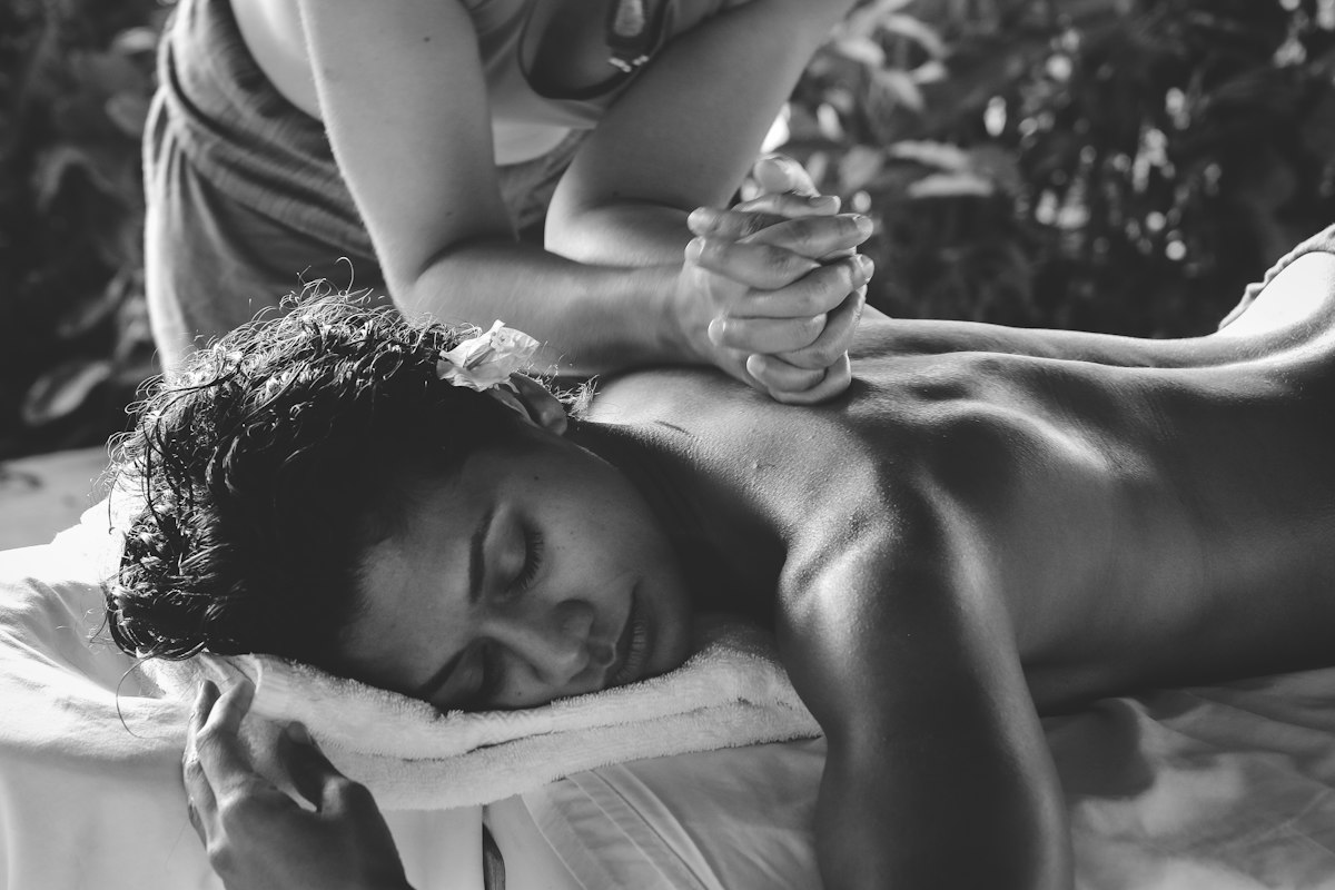 Maderoterapia + masaje + cosmética + envoltura: una experiencia más completa